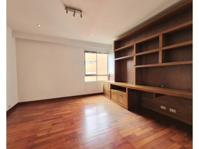 Apartamento de 3 alcobas en venta en Las Lomas, Medellín, 316 m² · foto 6 de 6