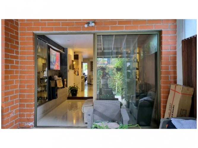 Casa de 4 alcobas en venta en Loma Del Chocho, Envigado, 212 m² · foto 4 de 24