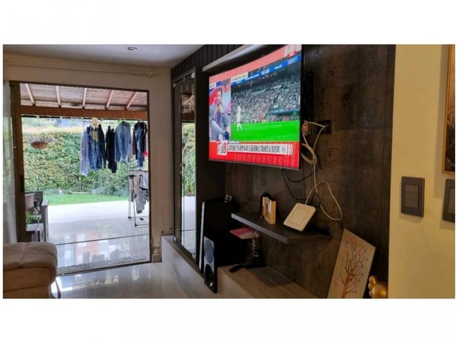 Casa de 4 alcobas en venta en Loma Del Chocho, Envigado, 212 m² · foto 8 de 24