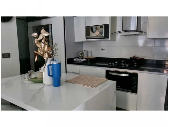 Casa de 4 alcobas en venta en Loma Del Chocho, Envigado, 212 m² · foto 11 de 24