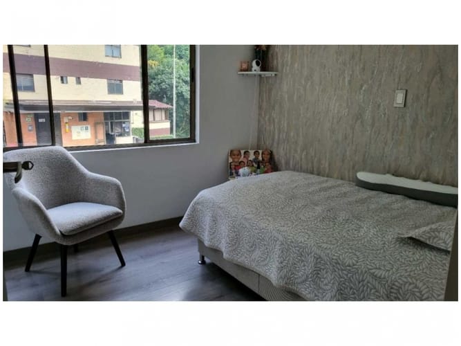 Casa de 4 alcobas en venta en Loma Del Chocho, Envigado, 212 m² · foto 15 de 24