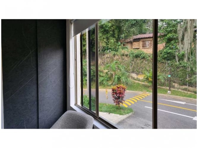 Casa de 4 alcobas en venta en Loma Del Chocho, Envigado, 212 m² · foto 16 de 24