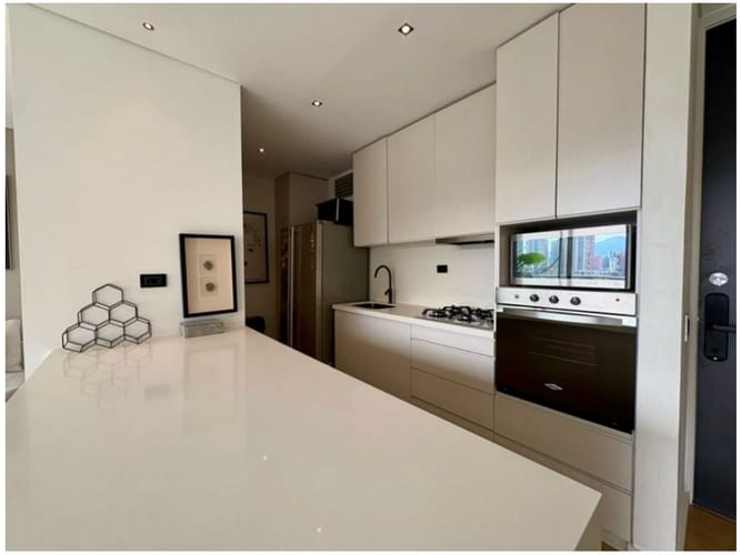 Apartamento de 2 alcobas en venta en Las Lomas, Medellín, 83 m² · foto 4 de 12