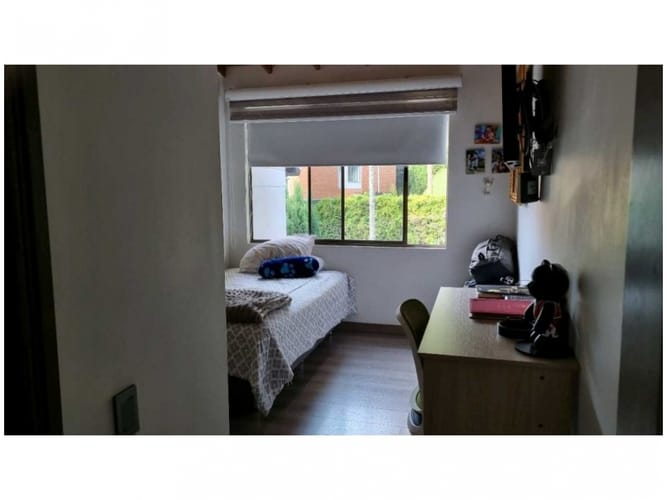 Casa de 4 alcobas en venta en Loma Del Chocho, Envigado, 212 m² · foto 21 de 24
