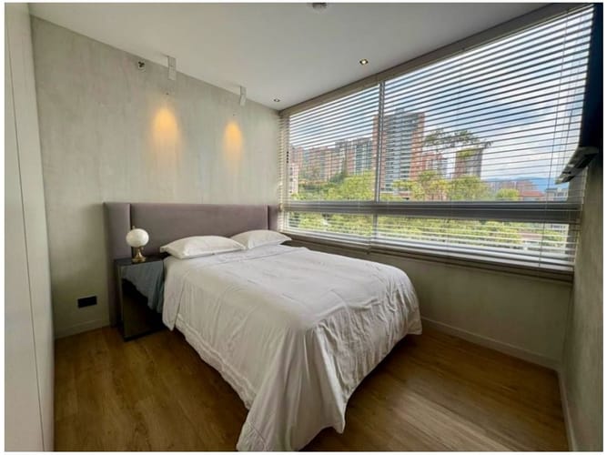 Apartamento de 2 alcobas en venta en Las Lomas, Medellín, 83 m² · foto 8 de 12
