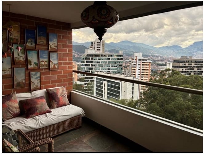 Apartamento en venta en El Poblado, Medellín · foto 2 de 24