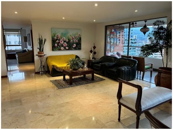 Apartamento en venta en El Poblado, Medellín · foto 3 de 24