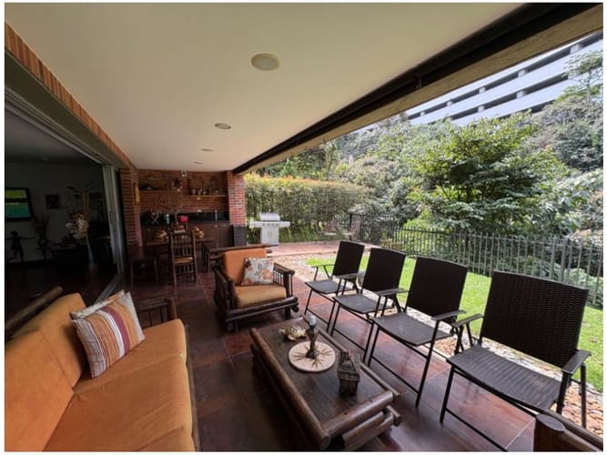 Casa de 3 alcobas en venta en Montessori, Envigado, 516 m² · foto 5 de 24
