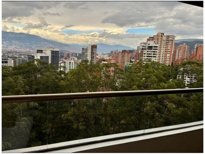 Apartamento en venta en El Poblado, Medellín · foto 5 de 24