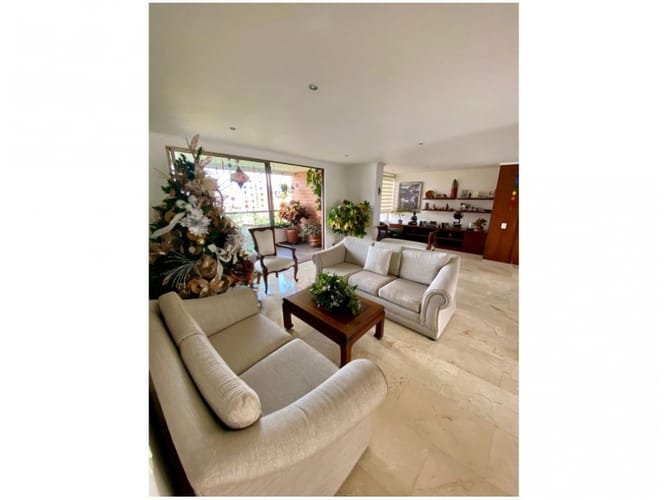 Apartamento en venta en El Poblado, Medellín · foto 6 de 24