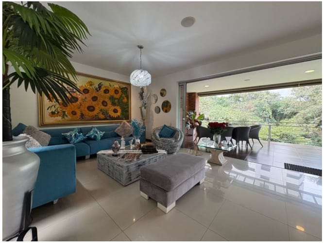 Casa de 3 alcobas en venta en Montessori, Envigado, 516 m² · foto 7 de 24