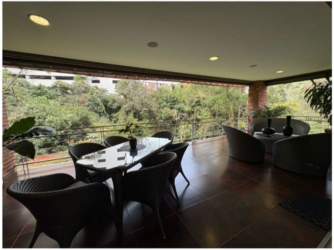 Casa de 3 alcobas en venta en Montessori, Envigado, 516 m² · foto 8 de 24