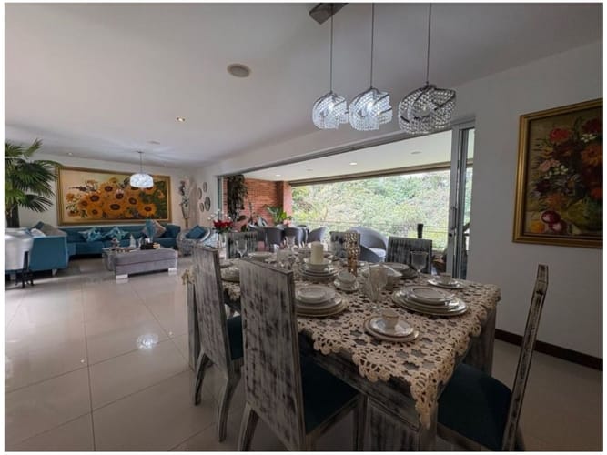 Casa de 3 alcobas en venta en Montessori, Envigado, 516 m² · foto 9 de 24