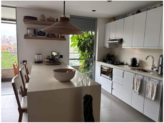 Apartamento de 2 alcobas en venta en Las Lomas, Medellín, 104 m² · foto 2 de 18