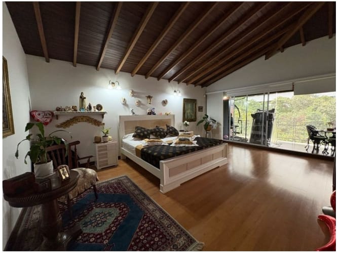 Casa de 3 alcobas en venta en Montessori, Envigado, 516 m² · foto 16 de 24