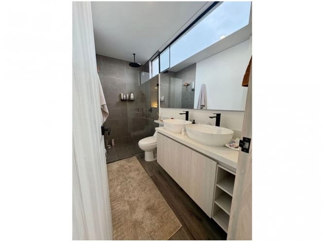 Apartamento de 3 alcobas en venta en Los Naranjos, Medellín, 156 m² · foto 5 de 9