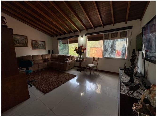 Casa de 3 alcobas en venta en Montessori, Envigado, 516 m² · foto 22 de 24