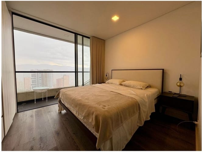 Apartamento de 3 alcobas en venta en Los Naranjos, Medellín, 156 m² · foto 9 de 9