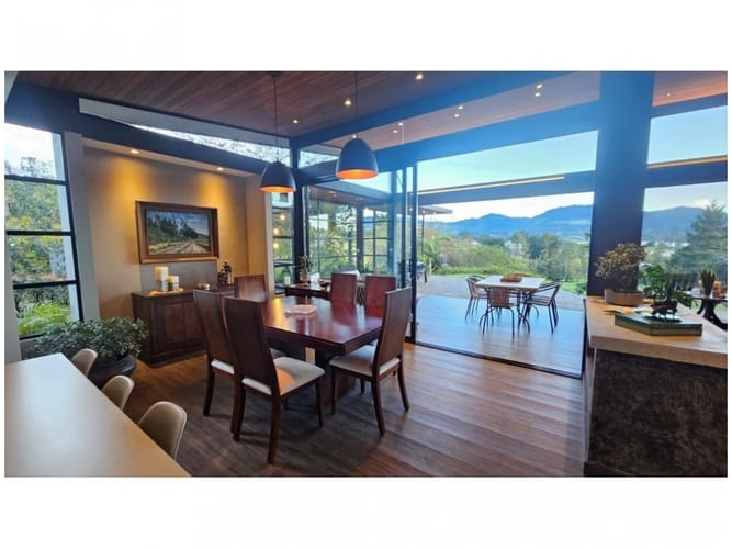 Casa de 3 alcobas en venta en Medellín, 326 m² · foto 5 de 24
