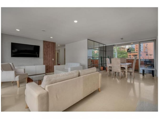 Apartamento de 3 alcobas en venta en San Lucas, Medellín, 131 m² · foto 3 de 22
