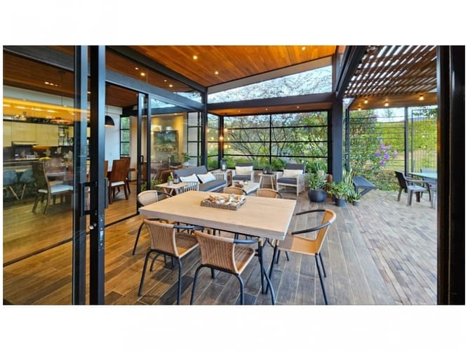 Casa de 3 alcobas en venta en Medellín, 326 m² · foto 9 de 24
