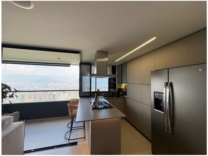 Apartamento de 2 alcobas en venta en Las Lomas, Medellín, 87 m² · foto 2 de 12