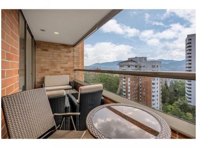 Apartamento de 3 alcobas en venta en San Lucas, Medellín, 131 m² · foto 8 de 22