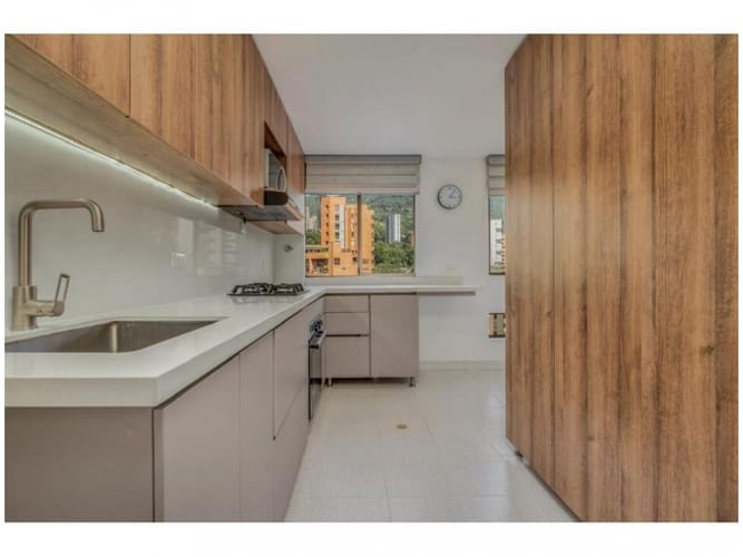Apartamento de 3 alcobas en venta en San Lucas, Medellín, 131 m² · foto 12 de 22