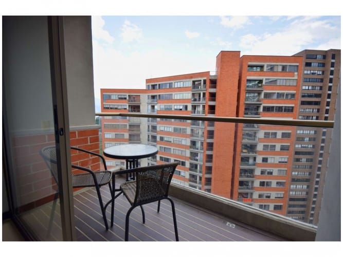 Apartamento de 2 alcobas en venta en Altos Del Poblado, Medellín, 67 m² · foto 5 de 18