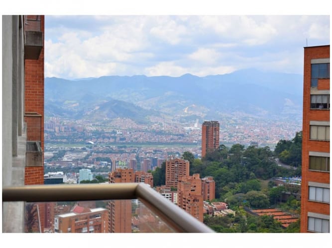 Apartamento de 2 alcobas en venta en Altos Del Poblado, Medellín, 67 m² · foto 6 de 18