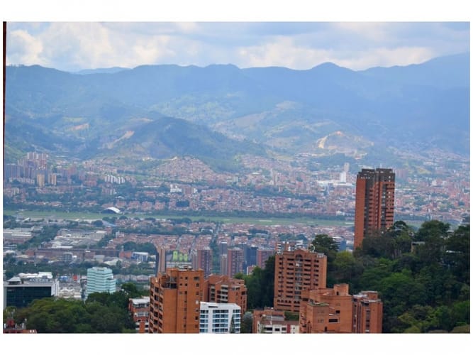 Apartamento de 2 alcobas en venta en Altos Del Poblado, Medellín, 67 m² · foto 7 de 18