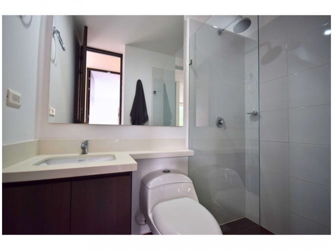 Apartamento de 2 alcobas en venta en Altos Del Poblado, Medellín, 67 m² · foto 10 de 18