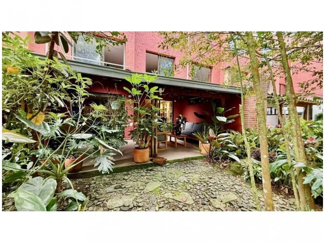 Casa de 4 alcobas en venta en El Poblado, Medellín, 272 m² · foto 13 de 24