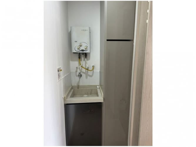 Apartaestudio en venta en El Poblado, Medellín, 64 m² · foto 10 de 12