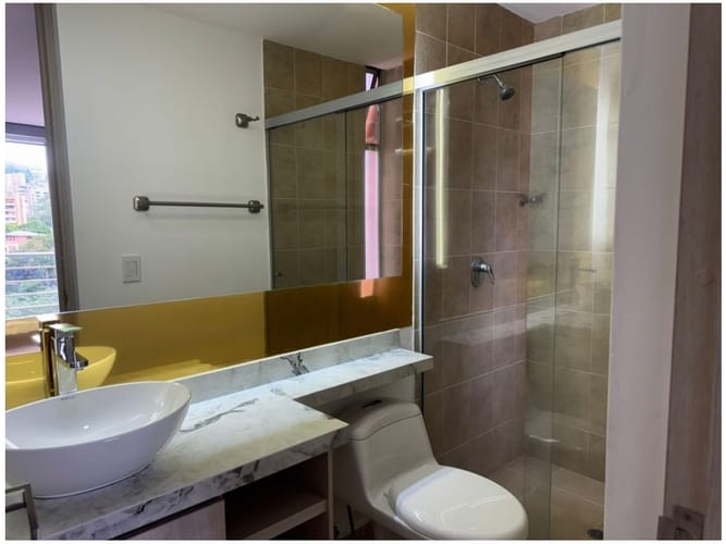 Apartaestudio en venta en El Poblado, Medellín, 64 m² · foto 11 de 12