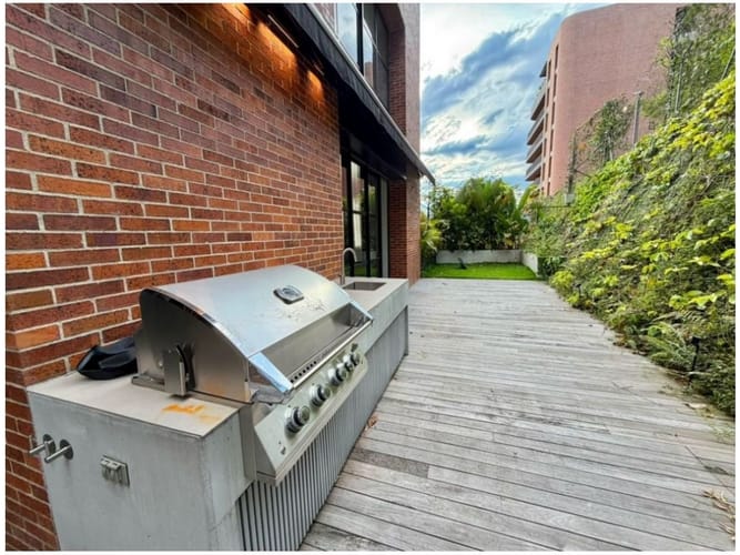Apartamento de 3 alcobas en venta en Los Naranjos, Medellín, 375 m² · foto 12 de 13
