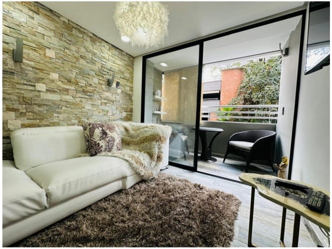 Apartamento de 2 alcobas en venta en El Poblado, Medellín, 58 m² · foto 3 de 15