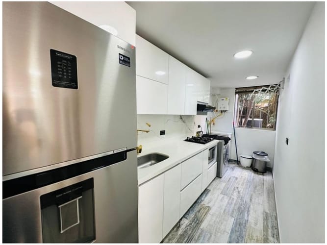 Apartamento de 2 alcobas en venta en El Poblado, Medellín, 58 m² · foto 4 de 15