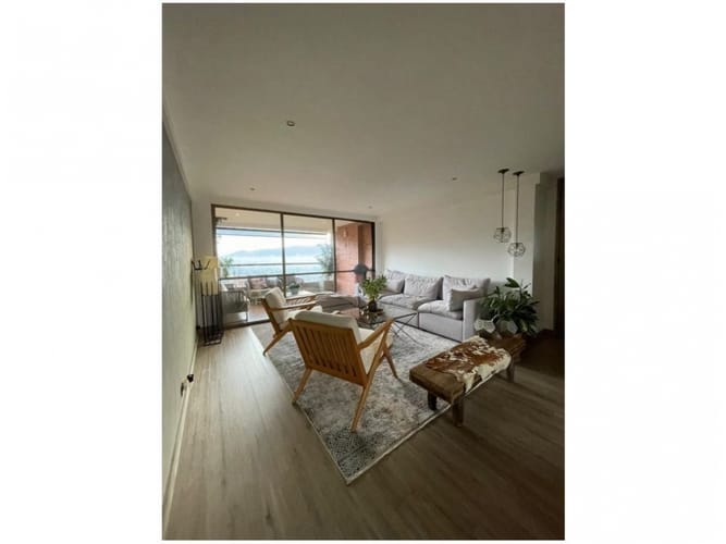 Apartamento de 3 alcobas en venta en El Poblado, Medellín, 179 m² · foto 2 de 24