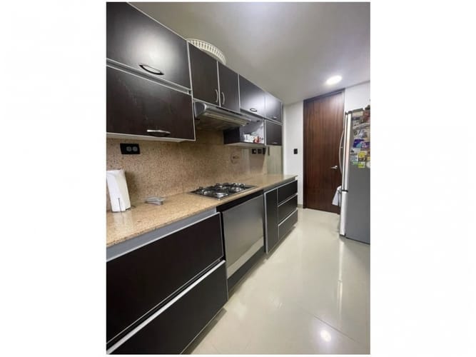 Apartamento de 3 alcobas en venta en El Poblado, Medellín, 179 m² · foto 10 de 24