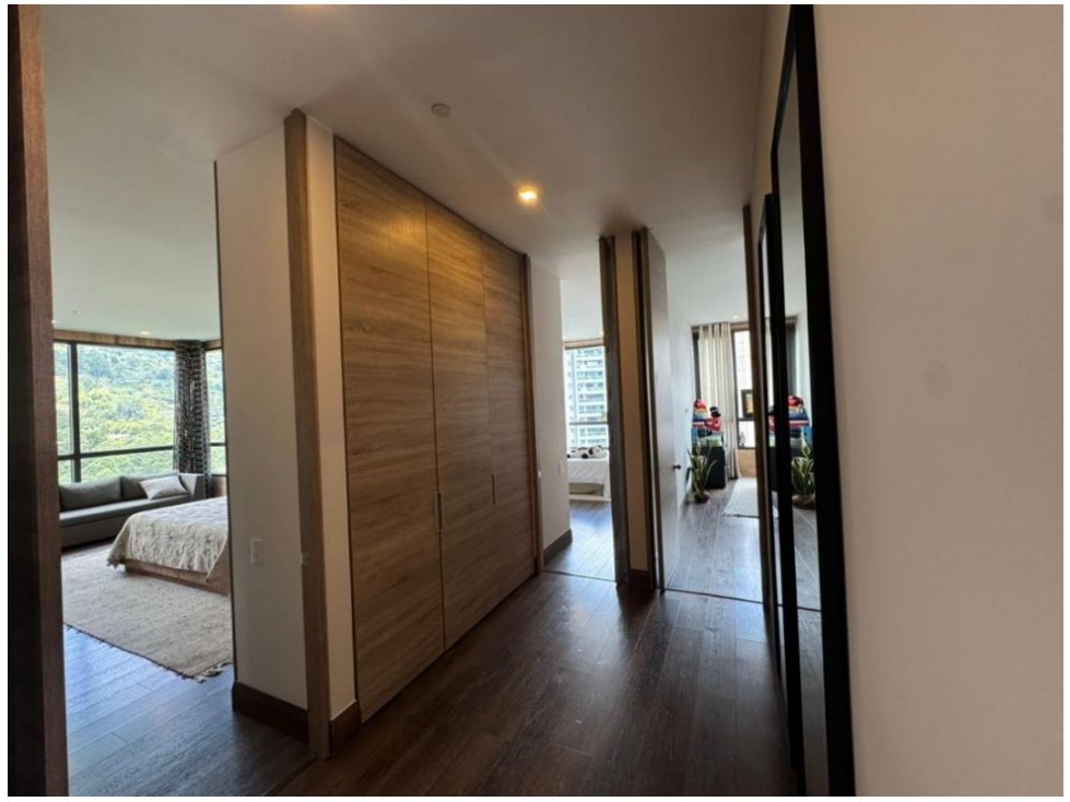 Apartamento en venta en El Poblado, Medellín · foto 4 de 24