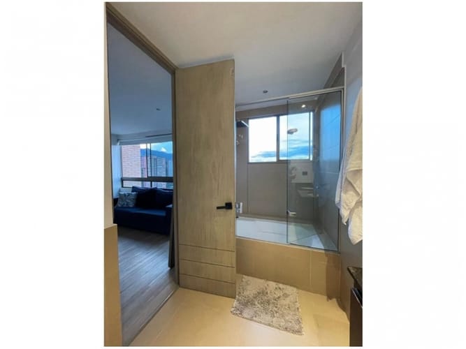 Apartamento de 3 alcobas en venta en El Poblado, Medellín, 179 m² · foto 23 de 24