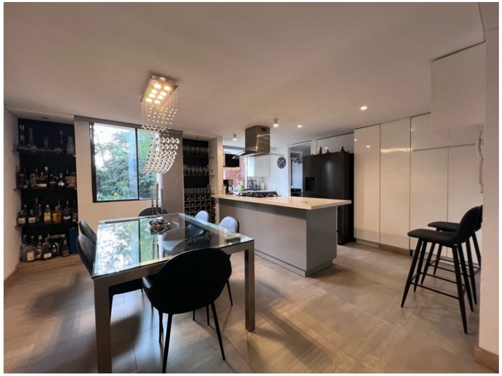 Apartamento en venta en El Poblado, Medellín · foto 6 de 24