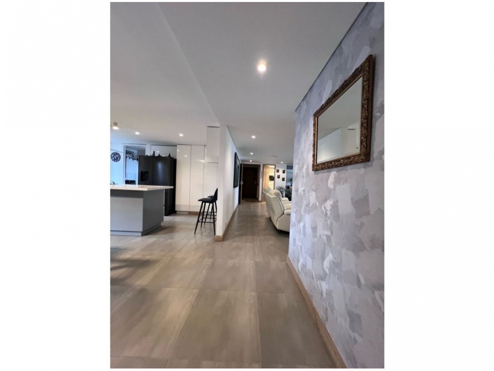 Apartamento en venta en El Poblado, Medellín · foto 9 de 24