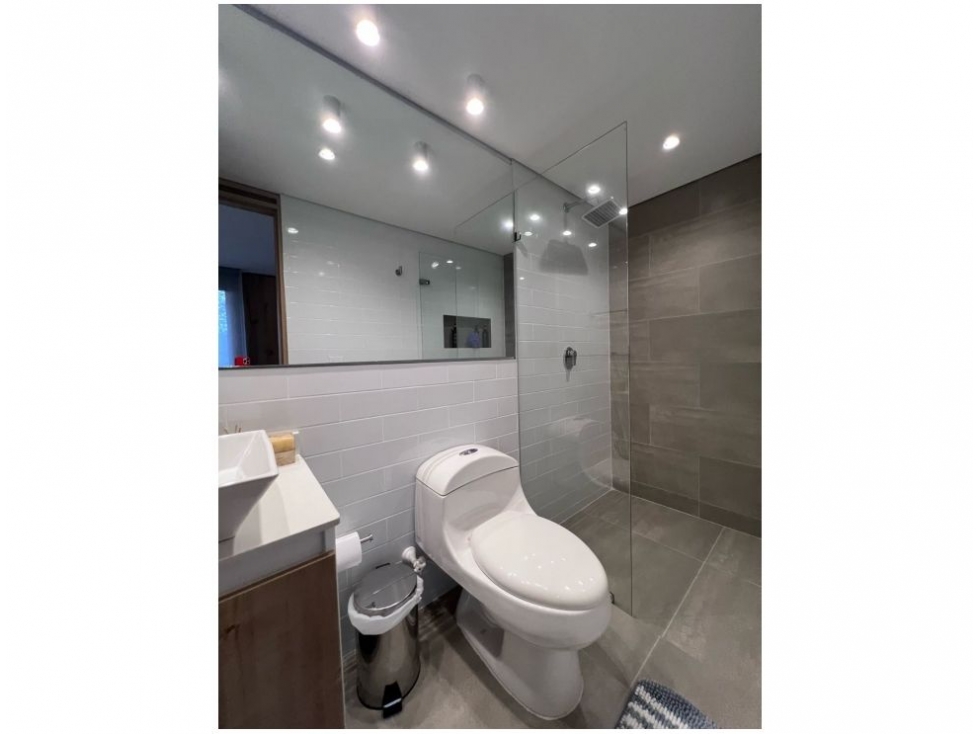 Apartamento en venta en El Poblado, Medellín · foto 11 de 24