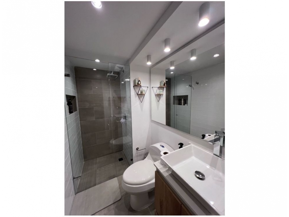 Apartamento en venta en El Poblado, Medellín · foto 20 de 24
