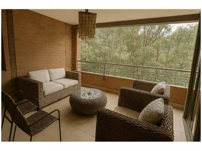 Apartamento de 3 alcobas en venta en Los Naranjos, Medellín, 245 m² · foto 2 de 24