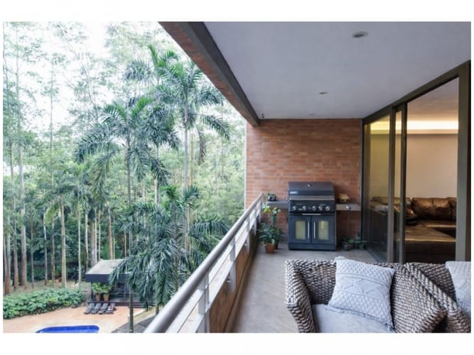 Apartamento de 3 alcobas en venta en Los Naranjos, Medellín, 245 m² · foto 5 de 24
