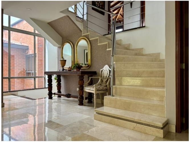 Casa de 4 alcobas en venta en Loma Del Chocho, Envigado, 318 m² · foto 6 de 24