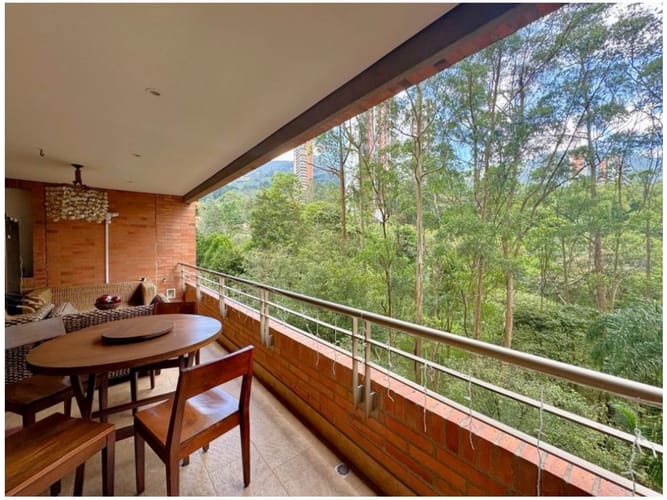 Apartamento de 3 alcobas en venta en Los Naranjos, Medellín, 245 m² · foto 6 de 24